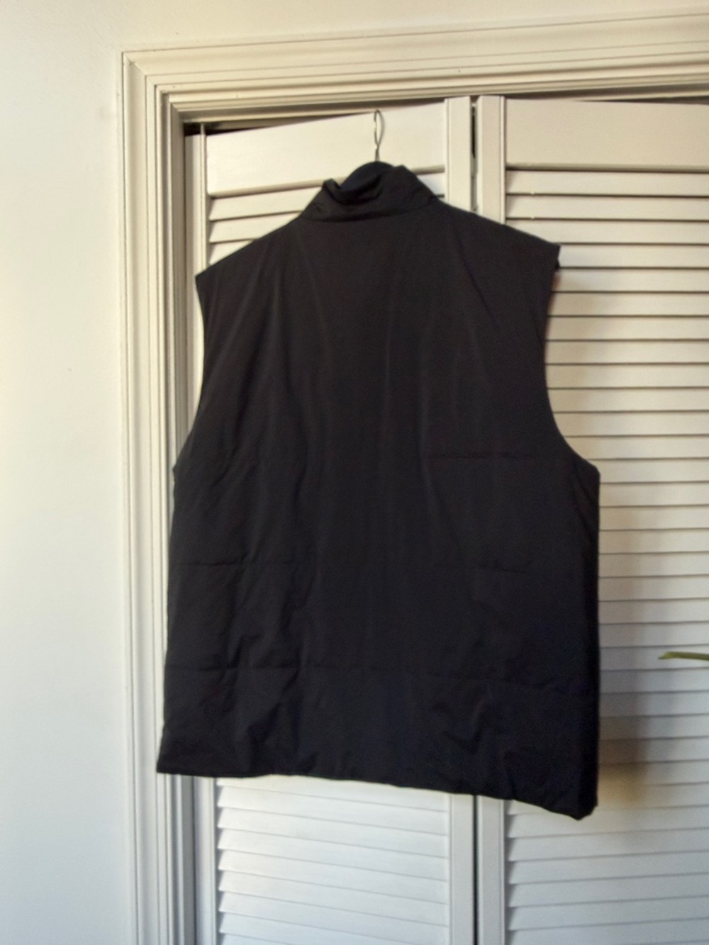 Vuori Black Quilted Zip-Front Vest - Picture 3 of 3